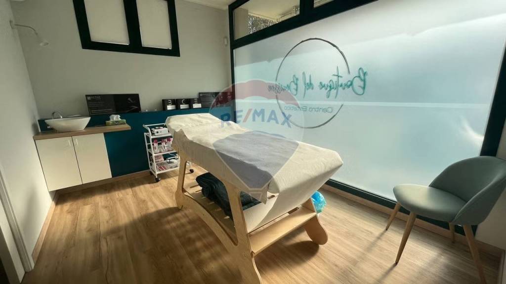 negozio in vendita a Padova in zona Sant'Osvaldo / Santa Rita