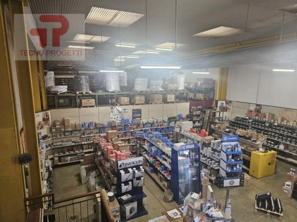 locale commerciale in vendita a Padova