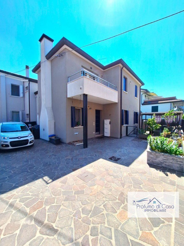 casa indipendente in vendita a Padova in zona Altichiero