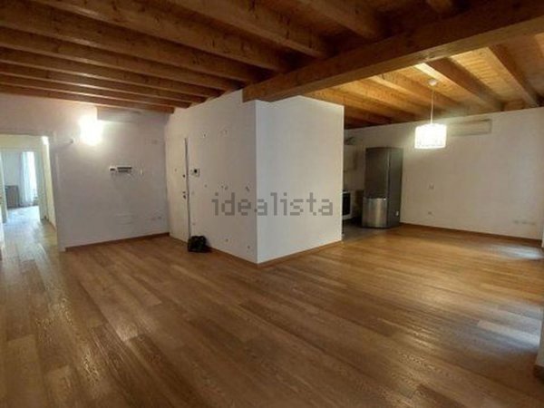 negozio in vendita a Padova in zona Centro Storico