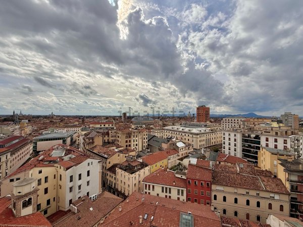 ufficio in vendita a Padova in zona Centro Storico