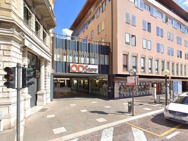 negozio in vendita a Padova in zona Savonarola