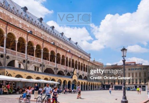 negozio in vendita a Padova in zona Centro Storico
