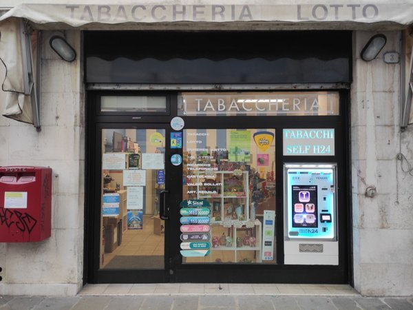 negozio in vendita a Padova