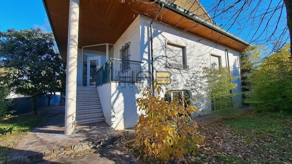 locale commerciale in vendita a Padova in zona Sant'Osvaldo / Santa Rita