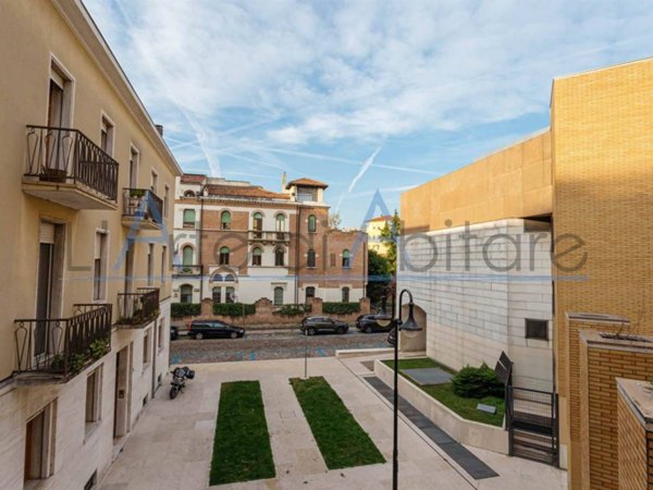 appartamento in vendita a Padova in zona Savonarola