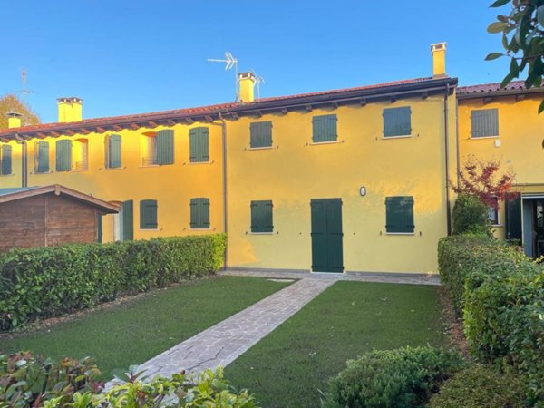 casa indipendente in vendita a Padova in zona Sacra Famiglia