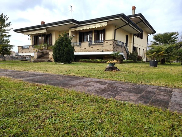 casa indipendente in vendita a Padova in zona Montà
