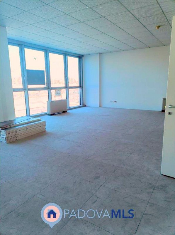 ufficio in vendita a Padova in zona Stanga