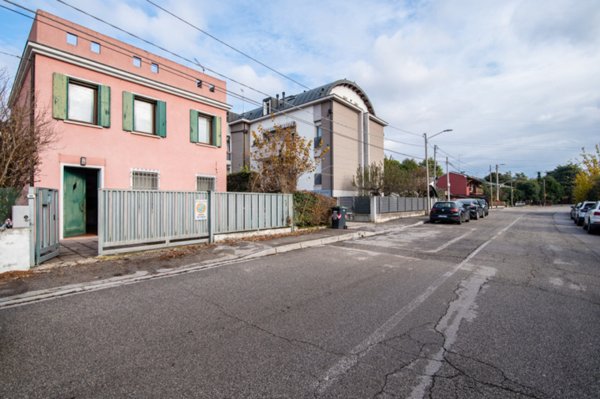 casa indipendente in vendita a Padova in zona Mortise