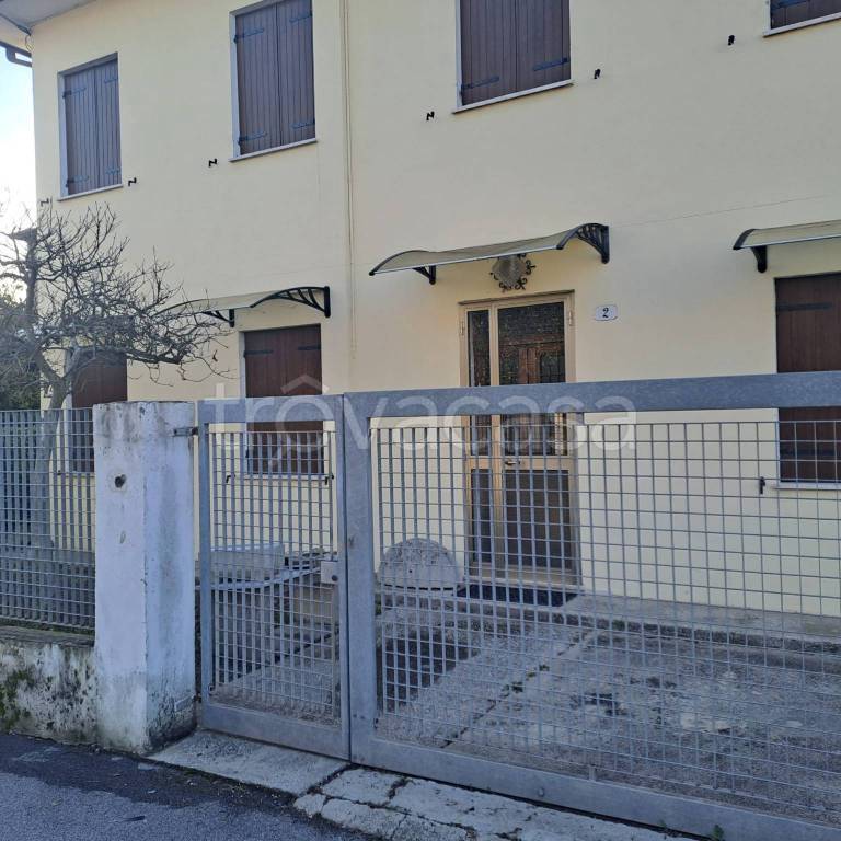casa indipendente in vendita a Padova in zona Arcella