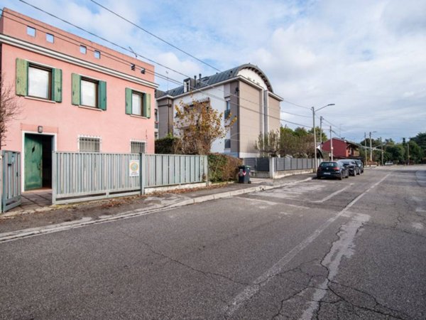casa indipendente in vendita a Padova in zona Mortise
