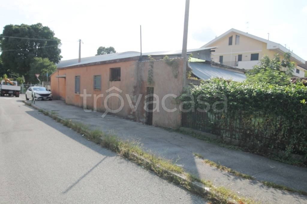 terreno edificabile in vendita a Padova in zona Pontevigodarzere