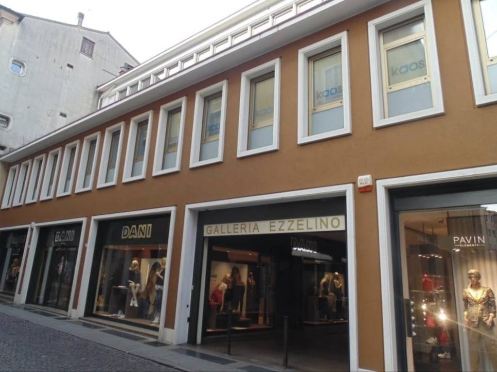 negozio in vendita a Padova in zona Savonarola