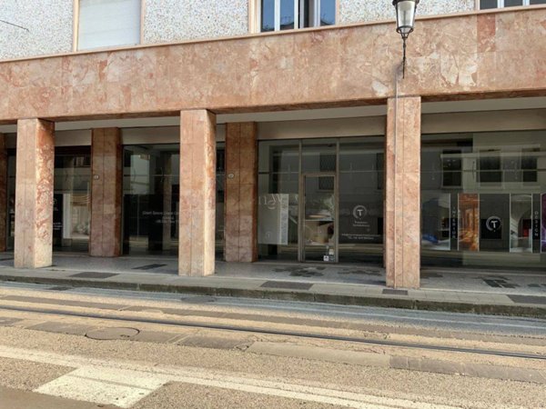 negozio in vendita a Padova in zona Savonarola
