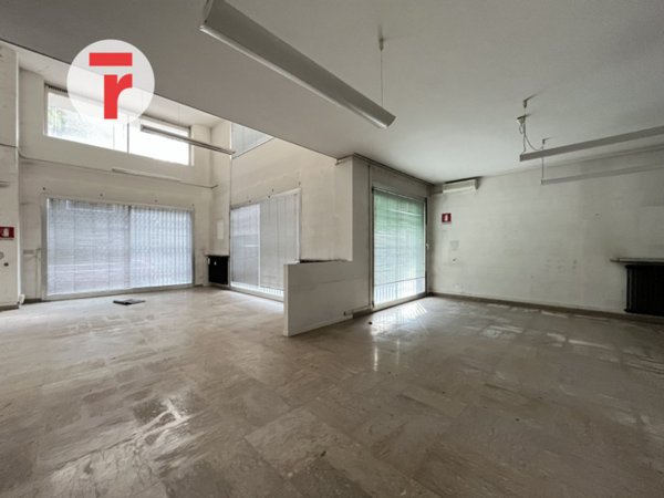 negozio in vendita a Padova in zona Arcella