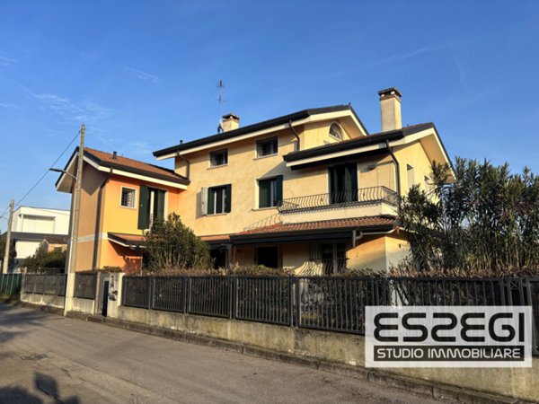 casa indipendente in vendita a Padova in zona San Carlo
