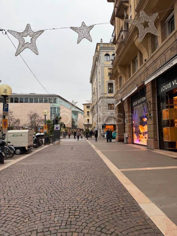 negozio in vendita a Padova in zona Savonarola
