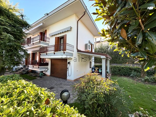 casa indipendente in vendita a Padova in zona Sacra Famiglia