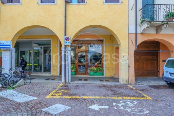 negozio in vendita a Padova in zona Centro Storico