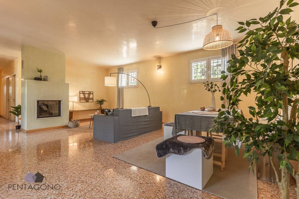 casa indipendente in vendita a Padova in zona San Carlo