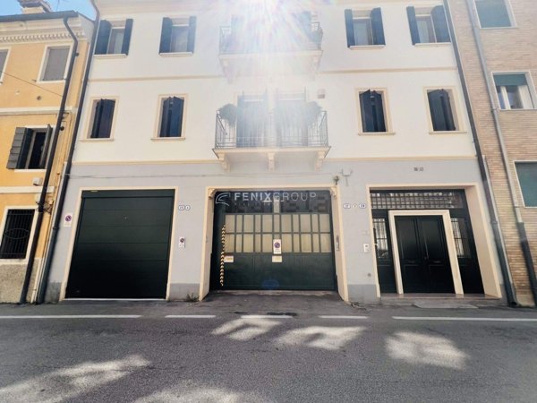 negozio in vendita a Padova in zona Centro Storico