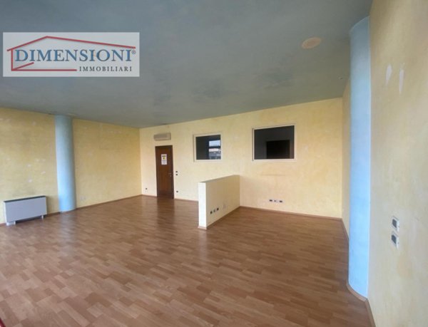 locale commerciale in vendita a Padova in zona Mandria