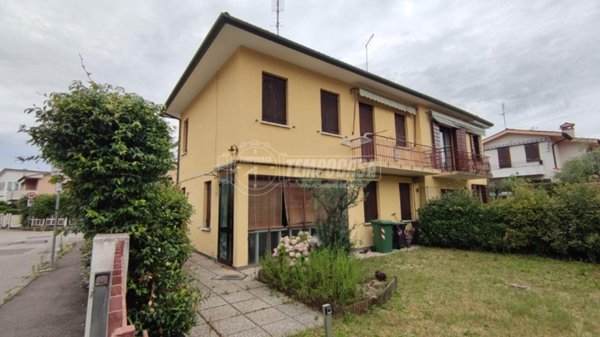 casa indipendente in vendita a Padova in zona Brentelle