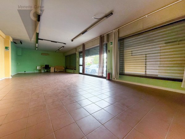 negozio in vendita a Padova in zona Mortise