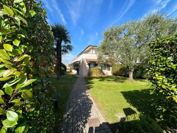 casa indipendente in vendita a Padova in zona Montà