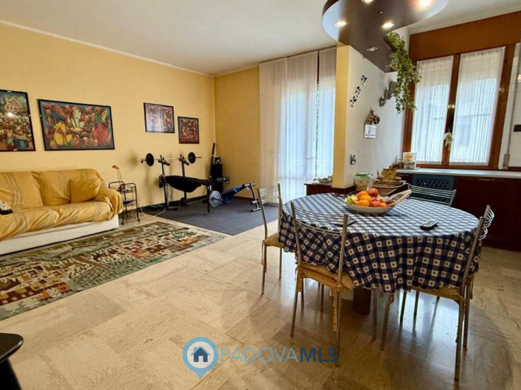 appartamento in vendita a Padova in zona San Carlo