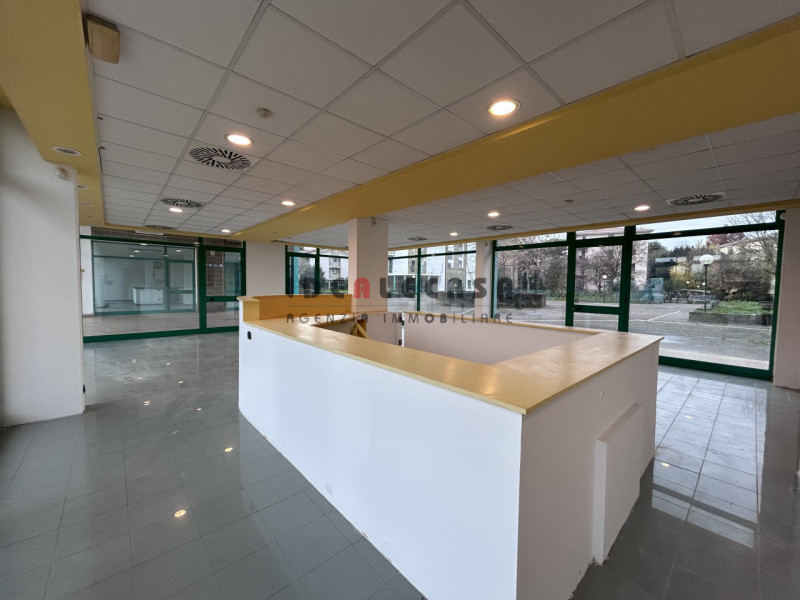 negozio in vendita a Padova in zona Arcella