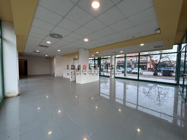 negozio in vendita a Padova in zona Stanga