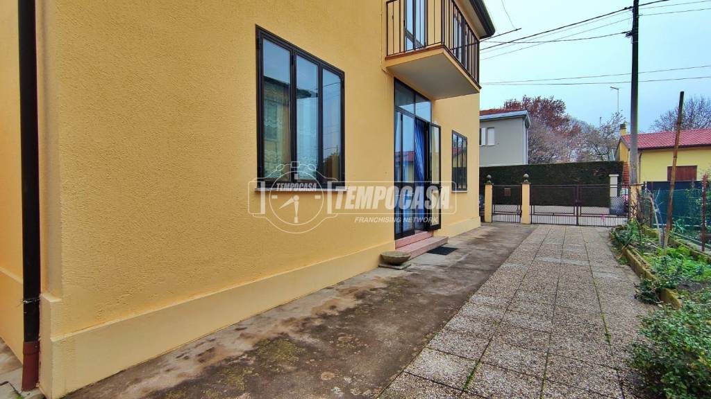 casa indipendente in vendita a Padova in zona Montà