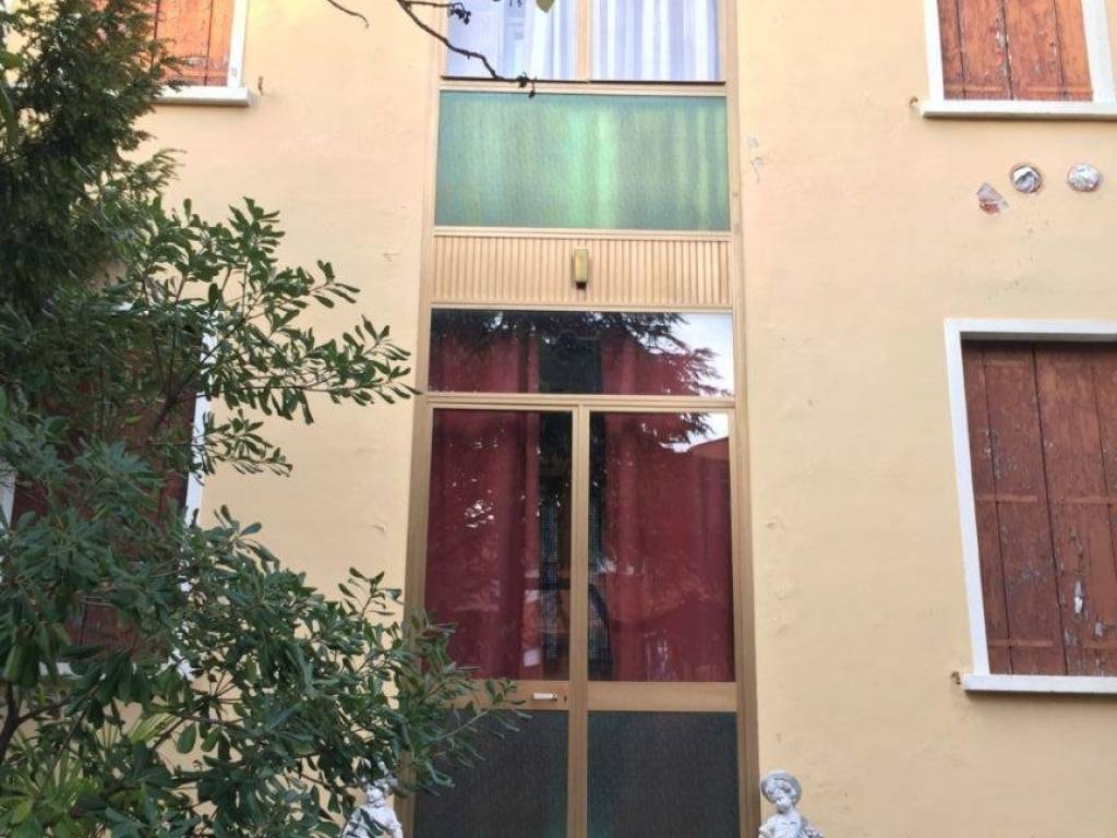 casa indipendente in vendita a Padova in zona Sant'Osvaldo / Santa Rita