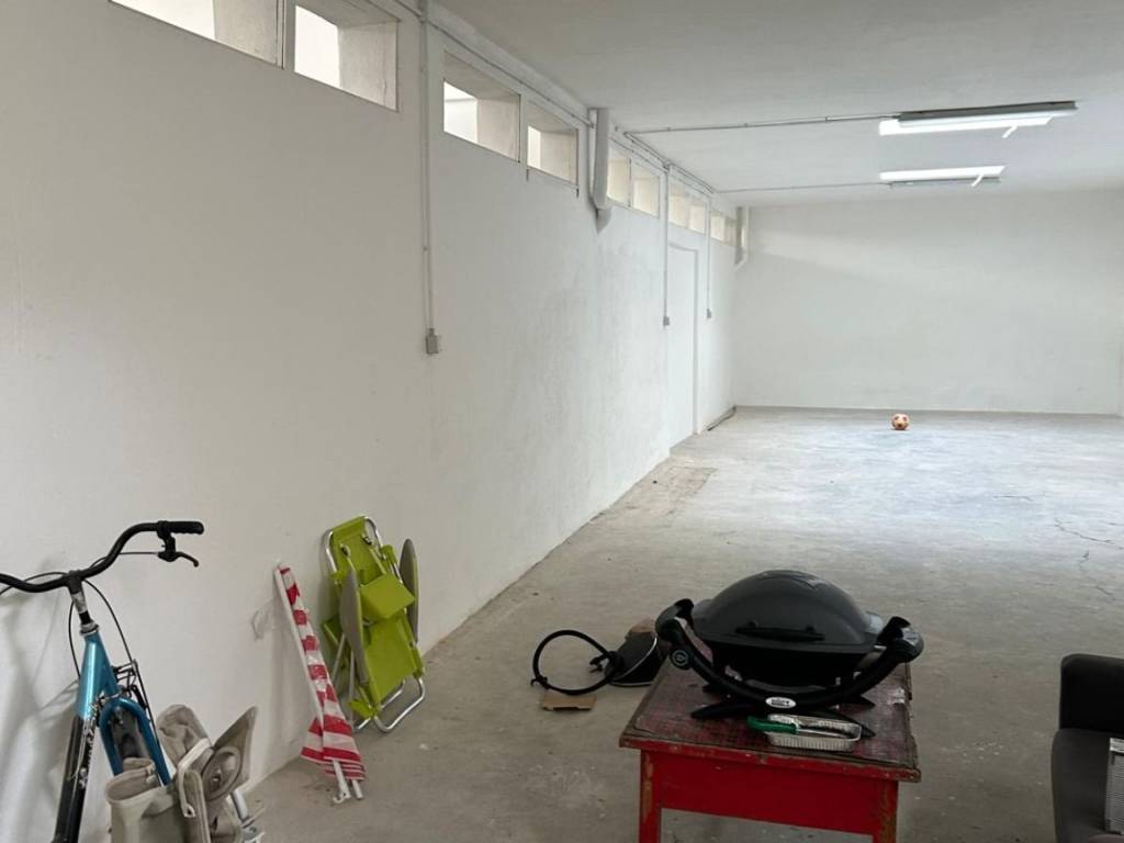 locale commerciale in vendita a Padova in zona Arcella