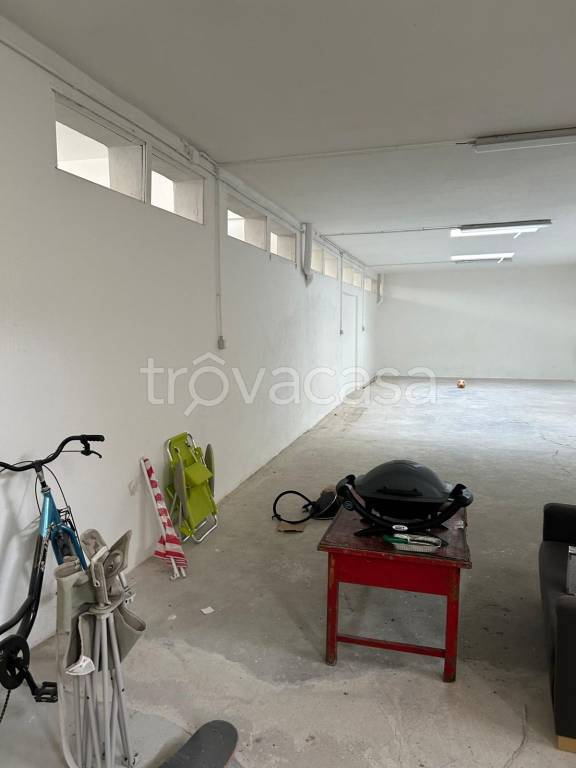 locale commerciale in vendita a Padova in zona Arcella