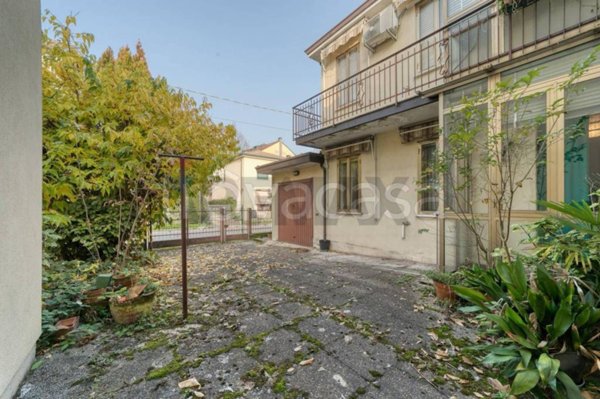 casa indipendente in vendita a Padova in zona Arcella