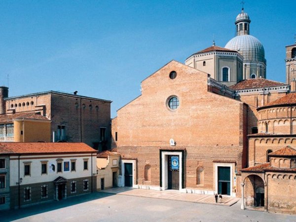 negozio in vendita a Padova in zona Savonarola