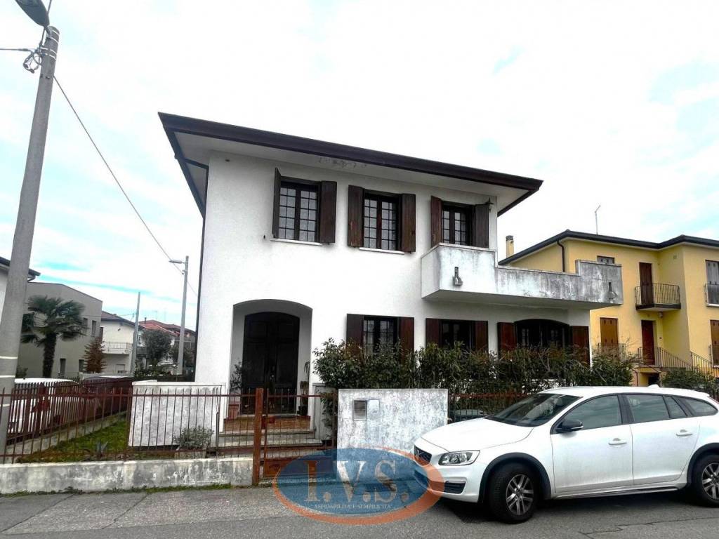 casa indipendente in vendita a Padova in zona Porta Trento