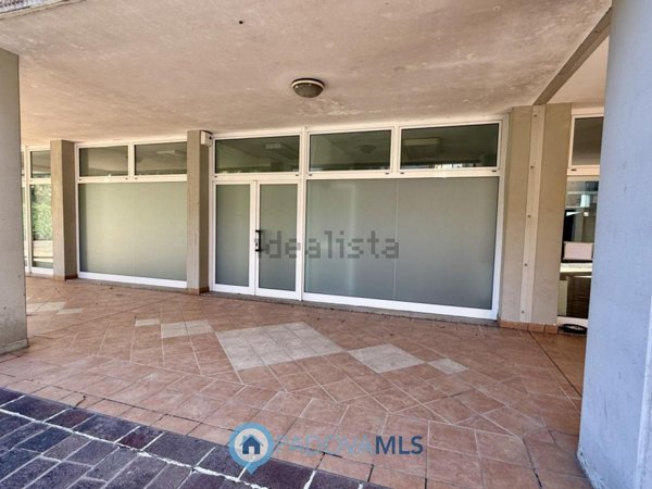 negozio in vendita a Padova in zona San Carlo