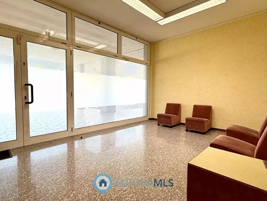 negozio in vendita a Padova in zona San Carlo