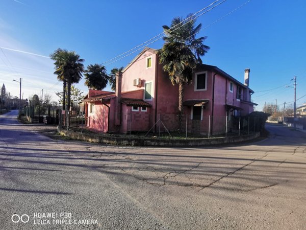 casa indipendente in vendita a Padova in zona Forcellini / Terranegra