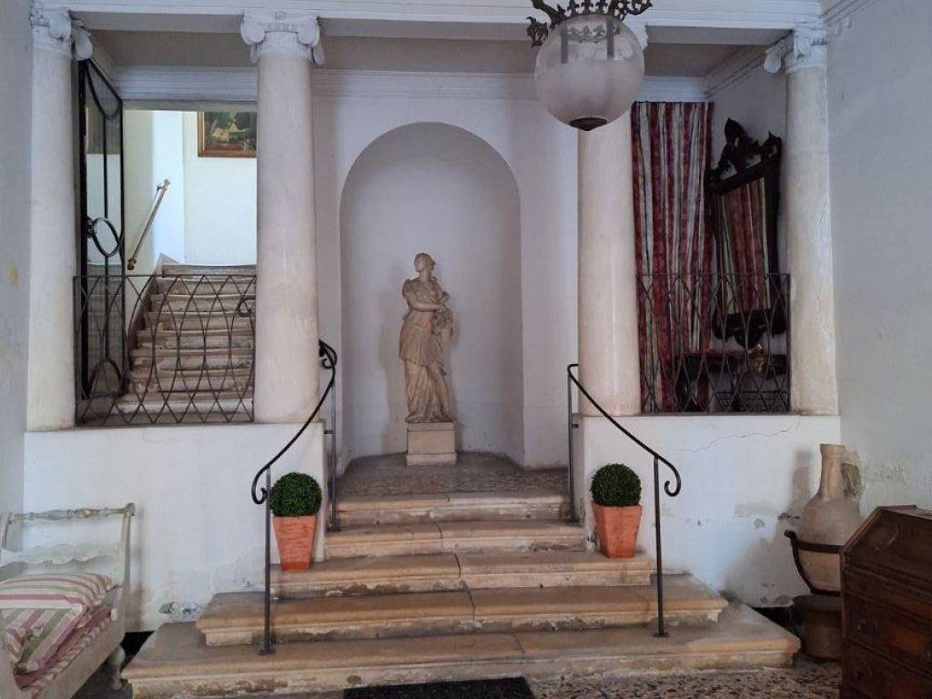 intera palazzina in vendita a Padova in zona Savonarola