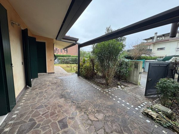 casa indipendente in vendita a Padova in zona San Carlo
