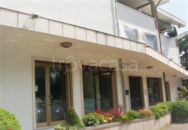 negozio in vendita a Padova in zona Stanga