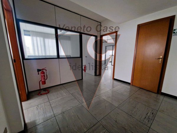 ufficio in vendita a Padova in zona Camin / Granze