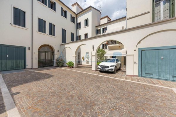 casa indipendente in vendita a Padova in zona Centro Storico