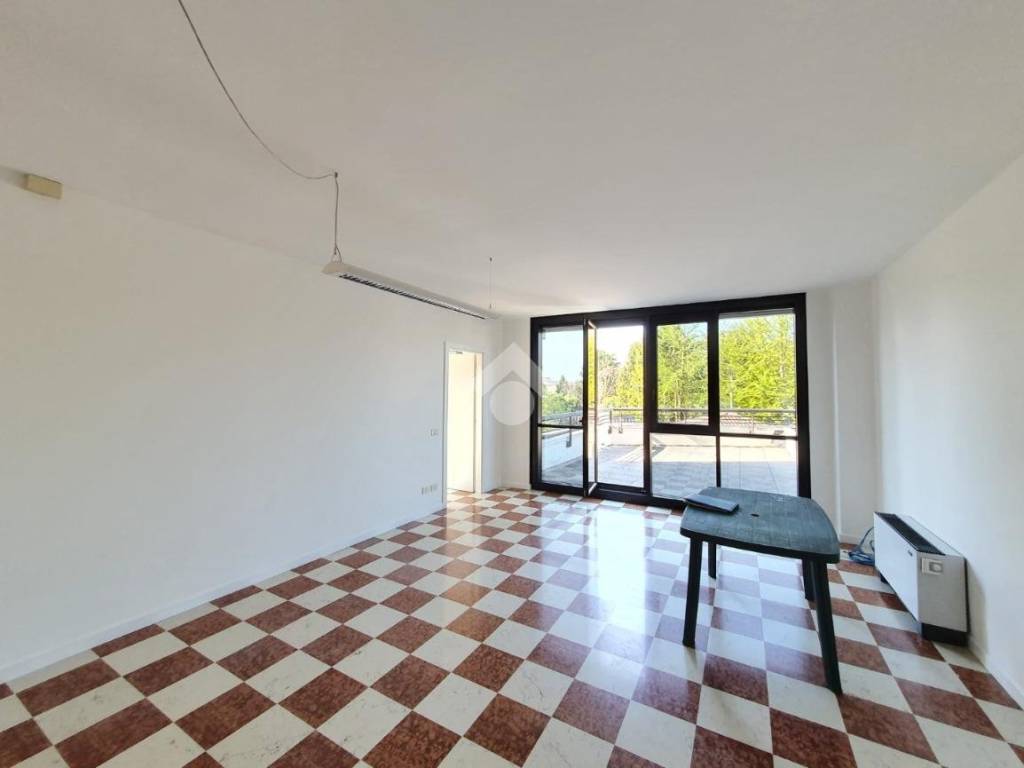 ufficio in vendita a Padova in zona Stanga