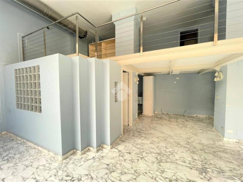 negozio in vendita a Padova in zona Savonarola